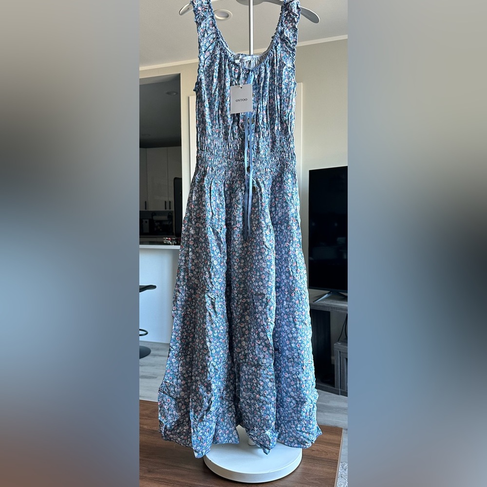 OSTOO Mid length Dress Slip on Sz:Large. Baby blue pink and white flowers